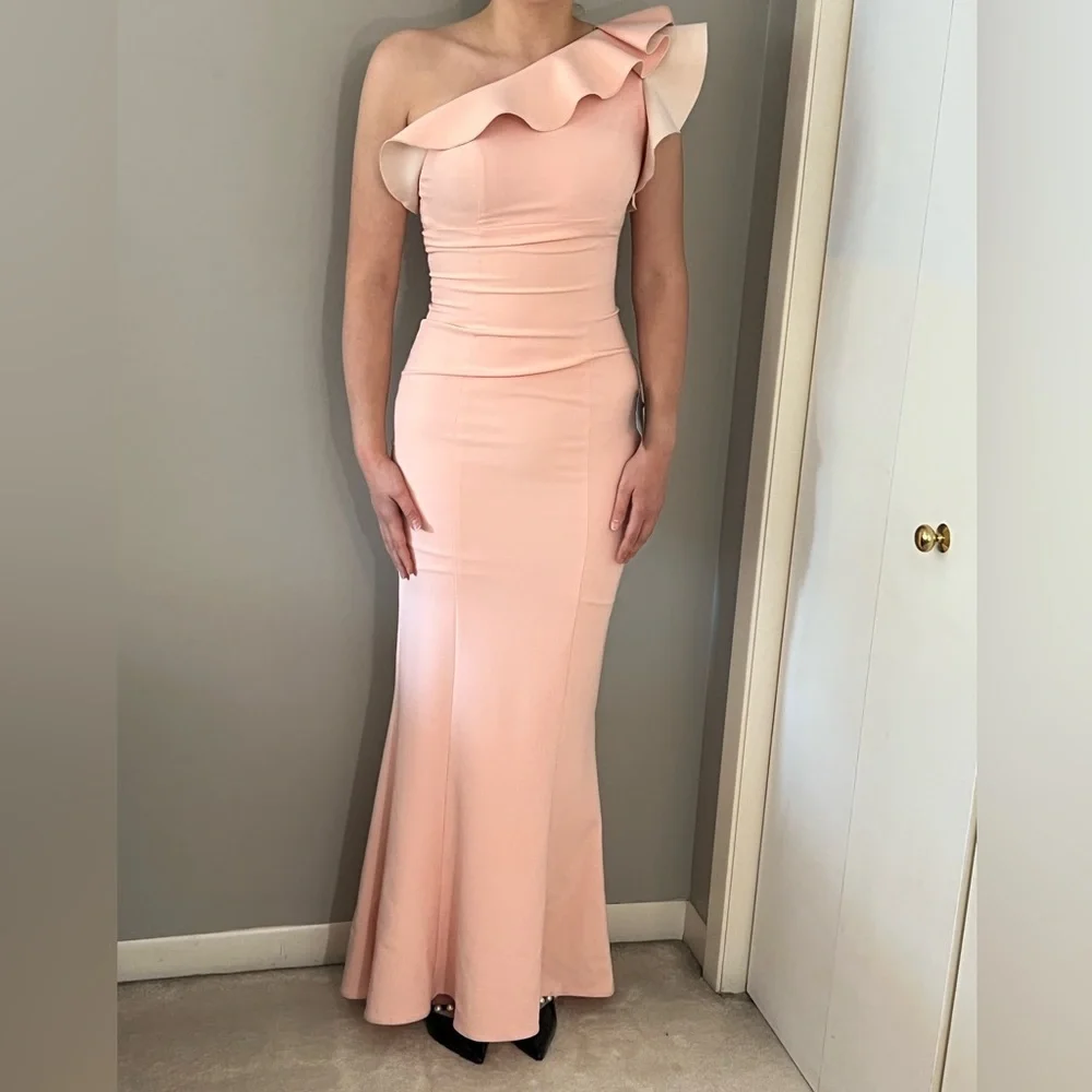Elegant Pink Off-Shoulder Dress - Picture 1 of 7